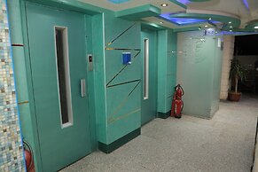 Happy City Hotel