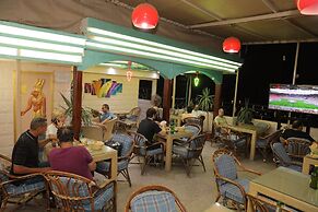 Happy City Hotel