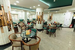 Happy City Hotel
