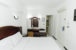 Happy City Hotel