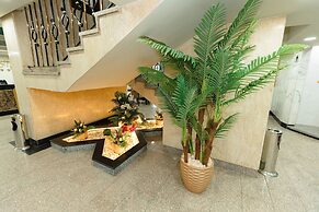 Happy City Hotel