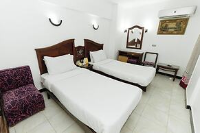 Happy City Hotel