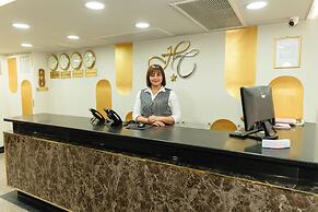 Happy City Hotel