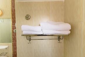 Happy City Hotel