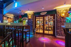 Tara Court Hotel