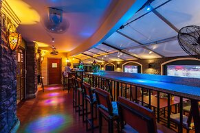 Tara Court Hotel