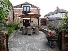 Liongate House