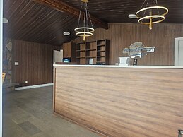 Howard Johnson by Wyndham Hinton