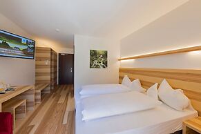 Hotel Dolomiten