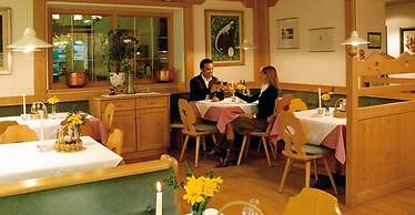 Hotel Dolomiten