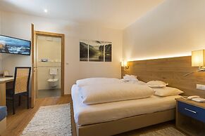 Hotel Dolomiten