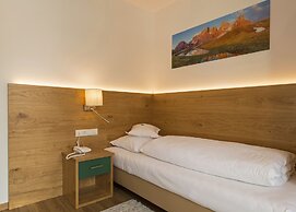 Hotel Dolomiten