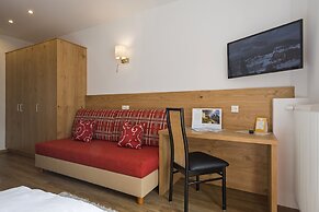 Hotel Dolomiten