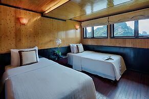 Syrena Cruises