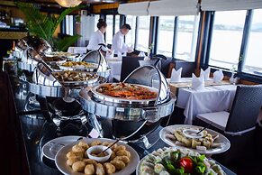 Syrena Cruises