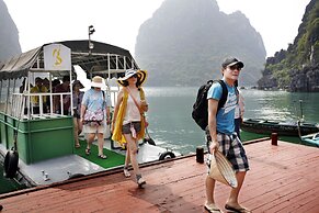 Syrena Cruises