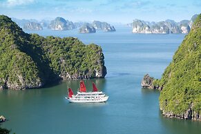 Syrena Cruises