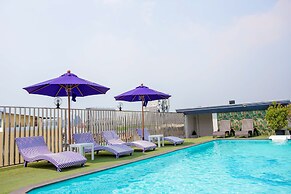 Embryo Hotel