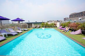 Embryo Hotel