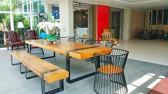 Embryo Hotel