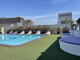 Embryo Hotel