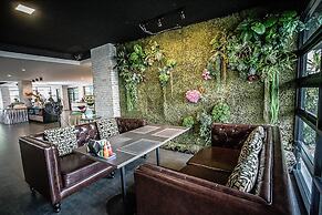 Embryo Hotel
