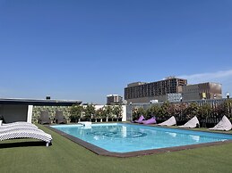 Embryo Hotel