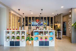 Embryo Hotel