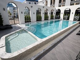Embryo Hotel