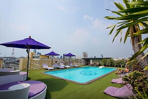 Embryo Hotel