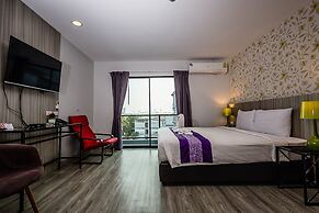 Embryo Hotel