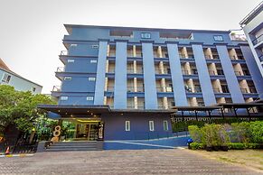 Embryo Hotel