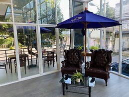 Embryo Hotel