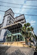 Embryo Hotel