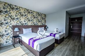 Embryo Hotel