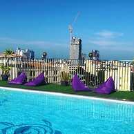 Embryo Hotel