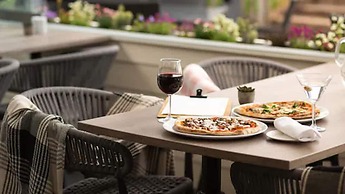 Sandford Springs Hotel & Golf Club
