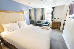 Waterside Hotel & Leisure Club