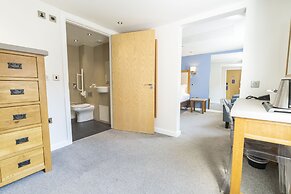 Waterside Hotel & Leisure Club