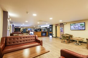 Waterside Hotel & Leisure Club