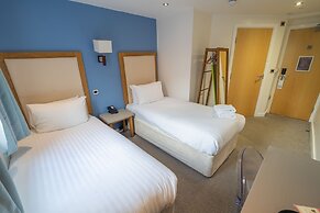 Waterside Hotel & Leisure Club