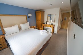 Waterside Hotel & Leisure Club