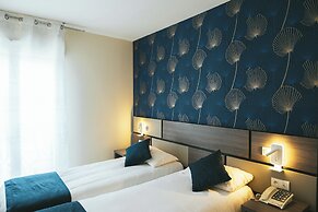 Hôtel Holidays & Work