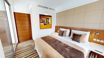 Business Hotel Astrum Laus