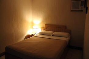 Elegant Circle Inn