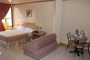 Elegant Circle Inn