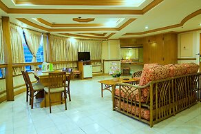 Elegant Circle Inn