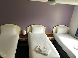 Redwings Lodge Baldock