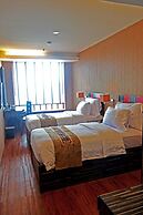 Lion Hotel & Plaza