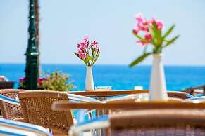 Xenios Dolphin Beach Hotel